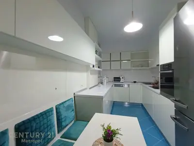 Apartament 2+1 me qera në Bus Station Qendër - Qytet Studenti, Tiranë, 102 m². Foto 5 nga 8