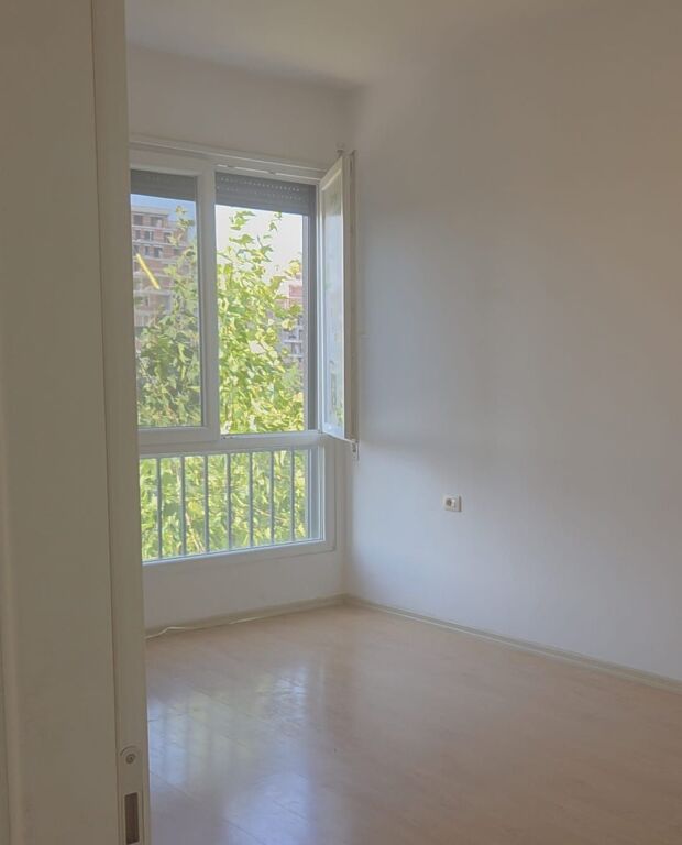 Commercial space for rent in Rruga 5 Maji, Tirana, 70 m²