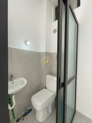 Commercial space for sale in Rruga Paskal Prodani, Durrës, 20 m². Photo 3 of 4