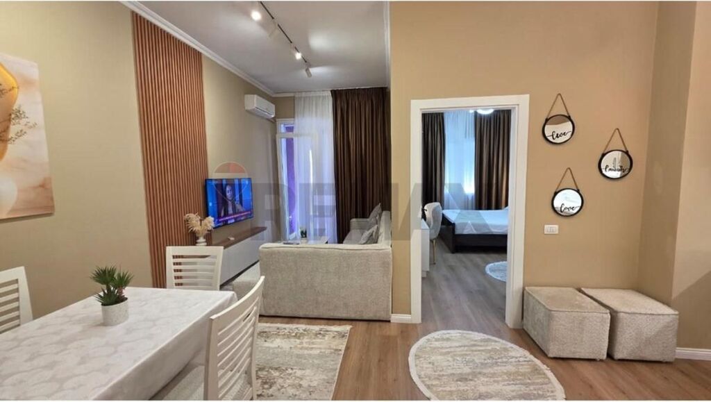 Apartament me qera në Kopshti Botanik i Tiranës, Tiranë, 70 m². Foto 1 nga 3