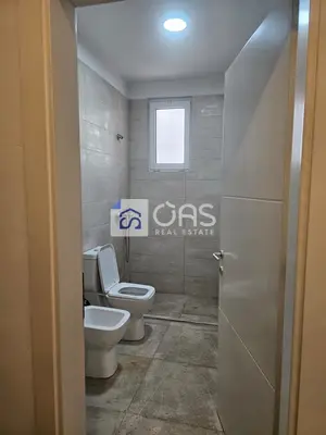 Zyrë me qera në Rtsh, Tiranë, 74 m². Foto 6 nga 12