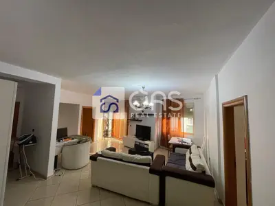 Apartament 2+1 me qera në Komuna e Parisit, Tiranë, 107 m². Foto 3 nga 10