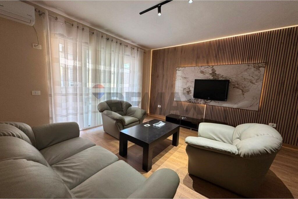 Appartamento in affitto a Liqeni i Thatë, Tirana, 60 m². Foto 2 di 3