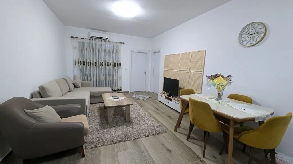 Apartament 2+1 me qera në Ujësjellës Kanalizime, Durrës, 90 m². Foto 1 nga 8