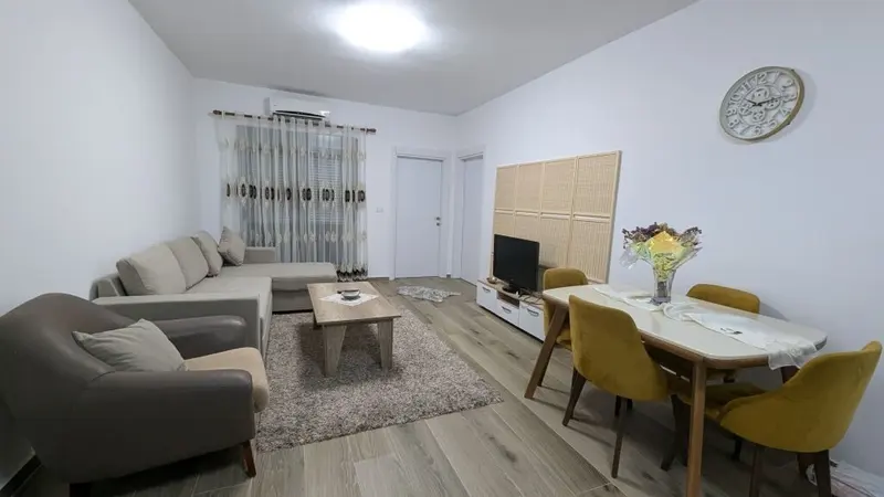 Appartamento 2+1 in affitto ad Ujësjellës Kanalizime, Durazzo, 90 m²