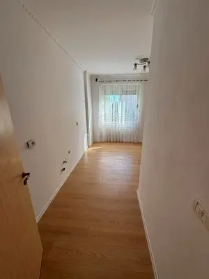 Apartament 2+1 në shitje në Fresku, Tiranë, 89 m². Foto 2 nga 6