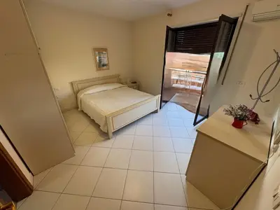 Apartament 2+1 në shitje në Rruga e Barrikadave, Tiranë, 110 m². Foto 7 nga 10
