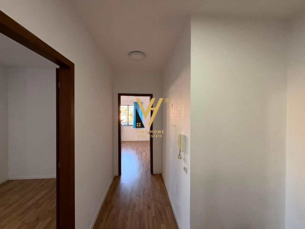 Zyrë me qera në Rruga e Kosovarëve, Tiranë, 75 m². Foto 2 nga 3