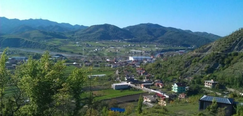 Vilë në shitje në Peze, Tiranë, 500 m². Foto 1 nga 3
