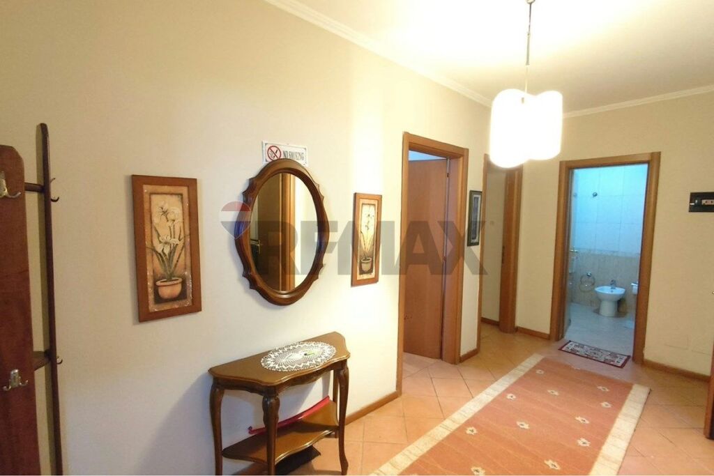 Apartment for rent in Liceu Artistik, Tirana, 100 m². Photo 3 of 3