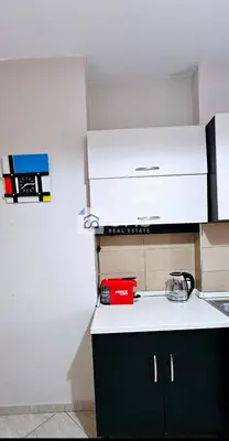 Apartament 1+1 me qera në Rruga e Kavajës, Tiranë, 75 m². Foto 9 nga 10