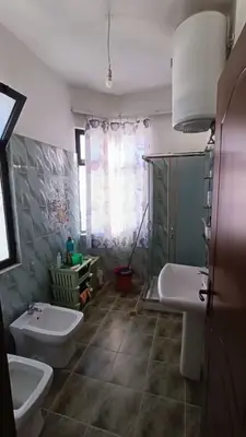 Apartament 2+1 me qera në Vilat Gjermane, Tiranë, 70 m². Foto 5 nga 6