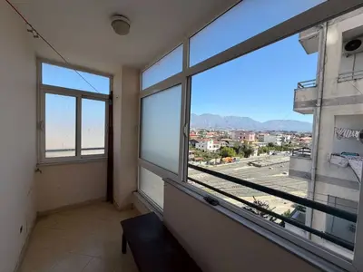 Apartament 2+1 me qera në Kthesa e Kamzës, Tiranë, 110 m². Foto 11 nga 12