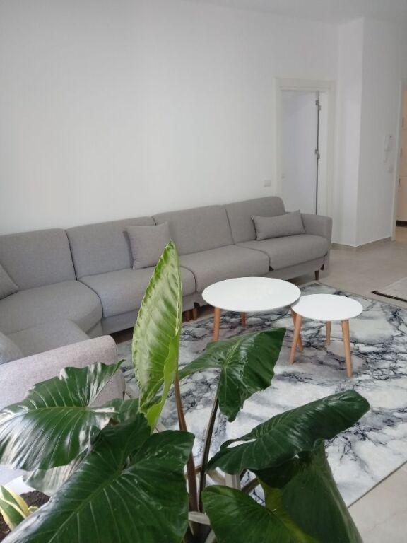 Apartment 2+1 for rent in Rruga Dush Strati, Vlorë, 90 m²