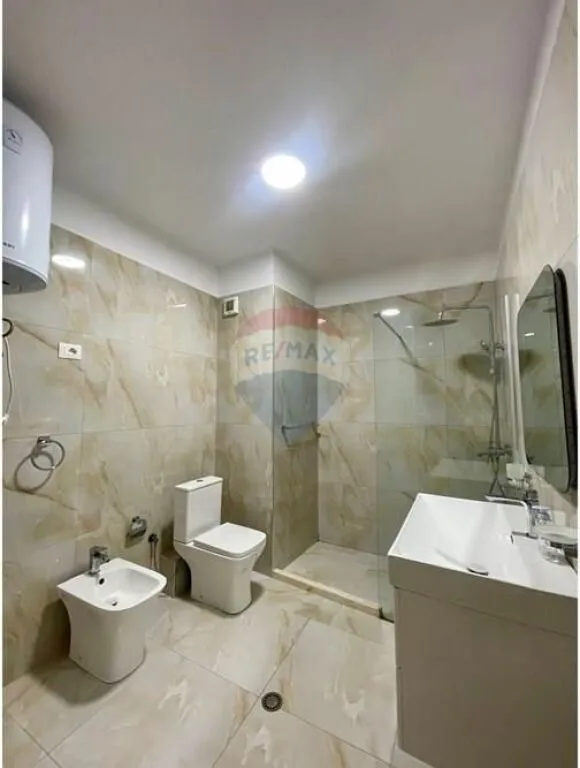 Apartament 1+1 me qera në Rruga Sami Frashëri, Tiranë, 84 m². Foto 1 nga 12