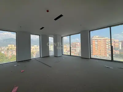 Zyrë me qera në Qendra Tregtare ETC, Tiranë, 134 m². Foto 3 nga 4