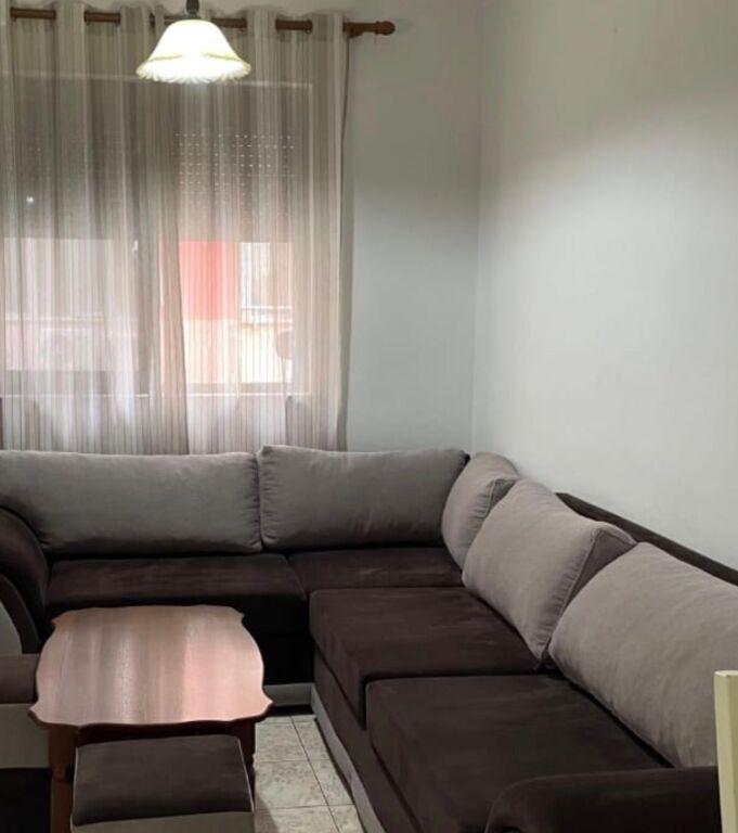 Appartamento 1+1 in affitto a Rruga Him Kolli, Tirana, 52 m²