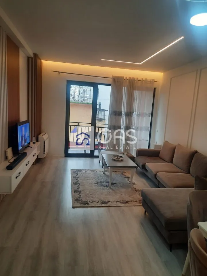 Apartament 2+1 me qera në Farmacia 10, Tiranë, 123 m². Foto 1 nga 10