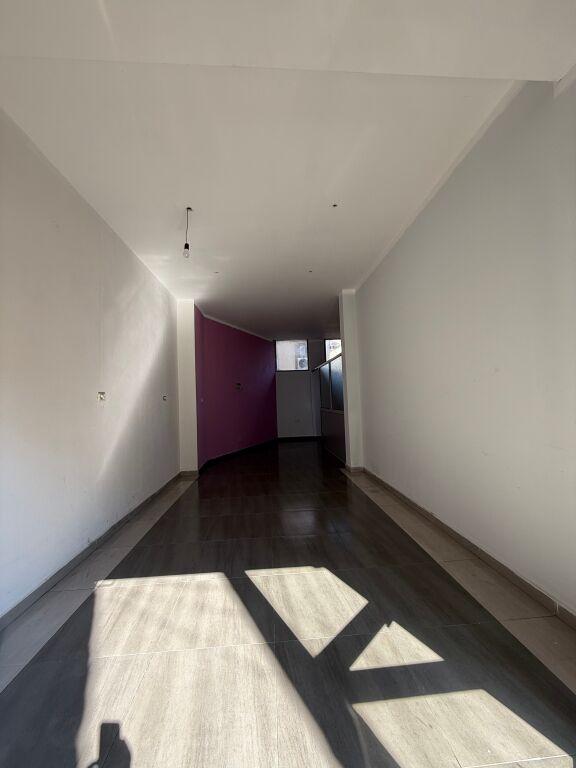 Negozio in affitto a Rruga Jeronim de Rada, Tirana, 52 m²