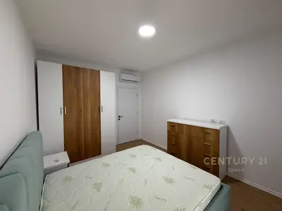 Apartament 2+1 me qera në Rruga 5 Maji, Tiranë, 85 m². Foto 5 nga 10