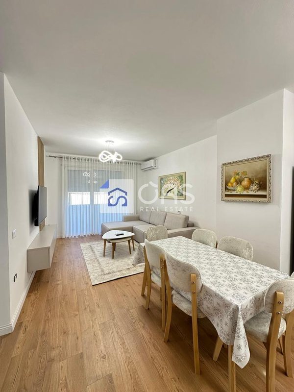 Apartament 2+1 me qera në Rruga e Dibrës, Tiranë, 108 m²