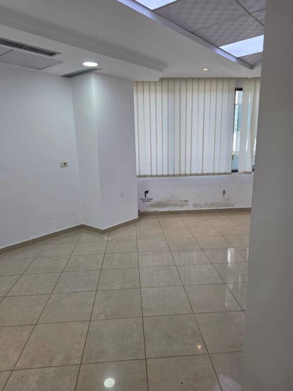 Ufficio in affitto a Kullat Binjake Tiranë, Tirana, 94 m²