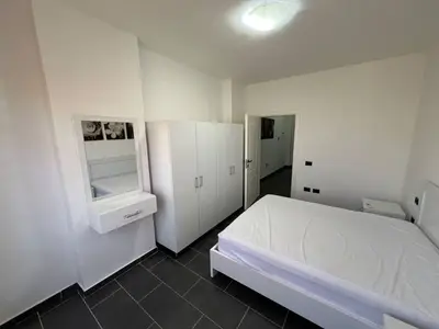 Apartament 1+1 me qera në Rruga Kalabria, Durrës, 70 m². Foto 6 nga 9