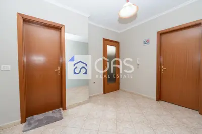 Apartament 2+1 me qera në Sheshi Willson, Tiranë, 90 m². Foto 6 nga 7