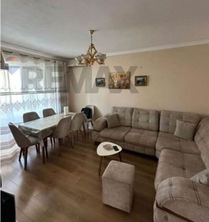 Appartamento in affitto a Rruga Muhamet Gjollesha, Tirana, 60 m². Foto 1 di 3