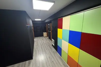 Zyrë me qera në Rruga Sami Frashëri, Tiranë, 173 m². Foto 3 nga 8