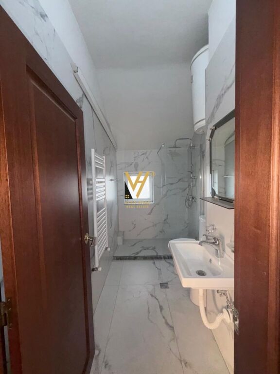 Zyrë me qera në Blloku, Tiranë, 125 m². Foto 3 nga 3