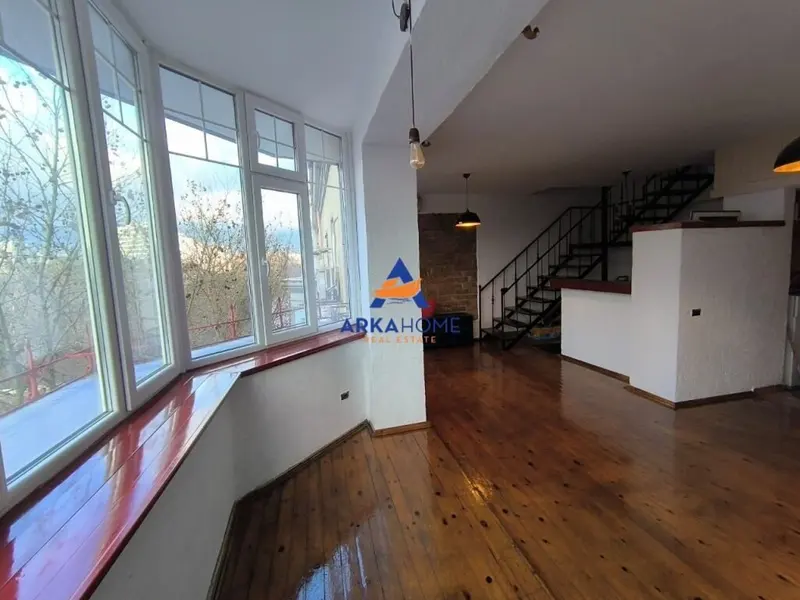 Appartamento in affitto a Blloku, Tirana, 84 m²