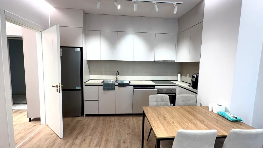 Apartment 1+1 for rent in Rruga Xhanfize Keko, Tirana, 111 m². Photo 2 of 3