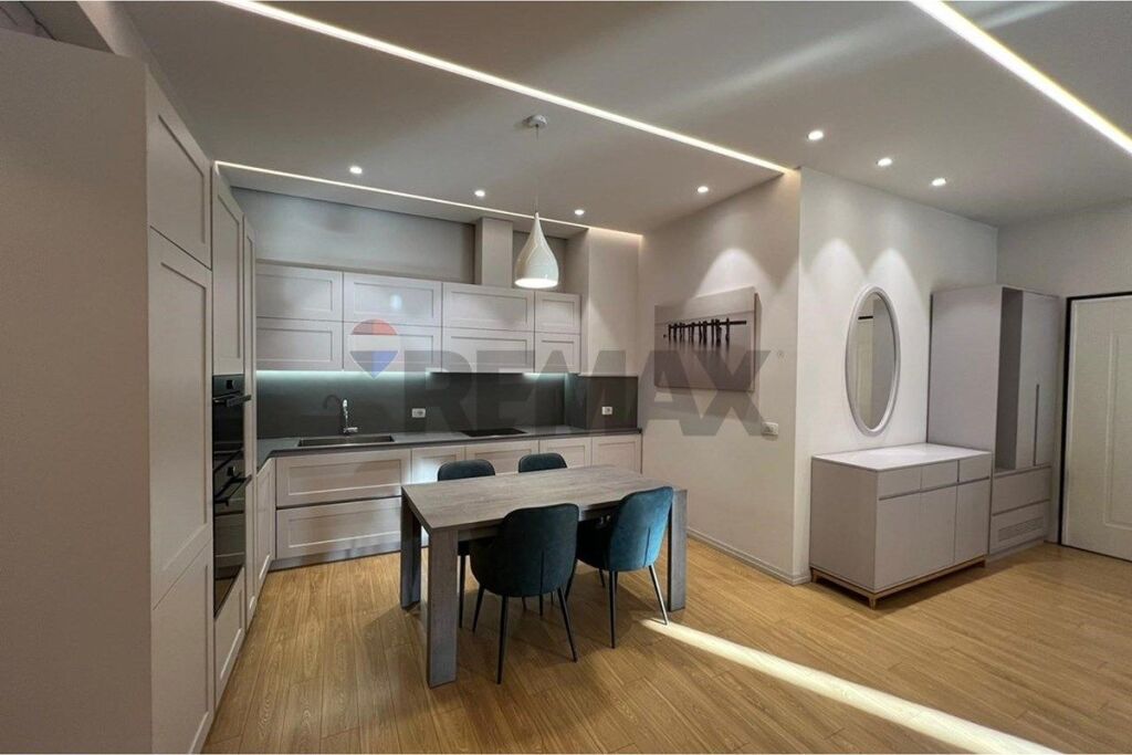 Apartment for rent in Kompleksi Delijorgji, Tirana, 144 m²