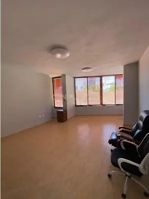 Zyrë me qera në Rruga Xhorxh Bush, Tiranë, 30 m². Foto 2 nga 3