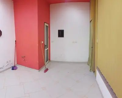 Negozio in vendita a Rruga Nikollaq Bego, Fier, 60 m². Foto 8 di 10