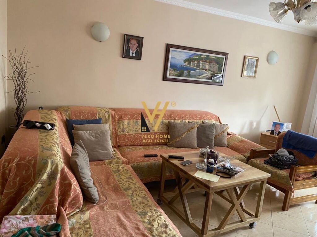 Apartament 1+1 me qera në Rruga Fortuzi, Tiranë, 65 m². Foto 1 nga 3