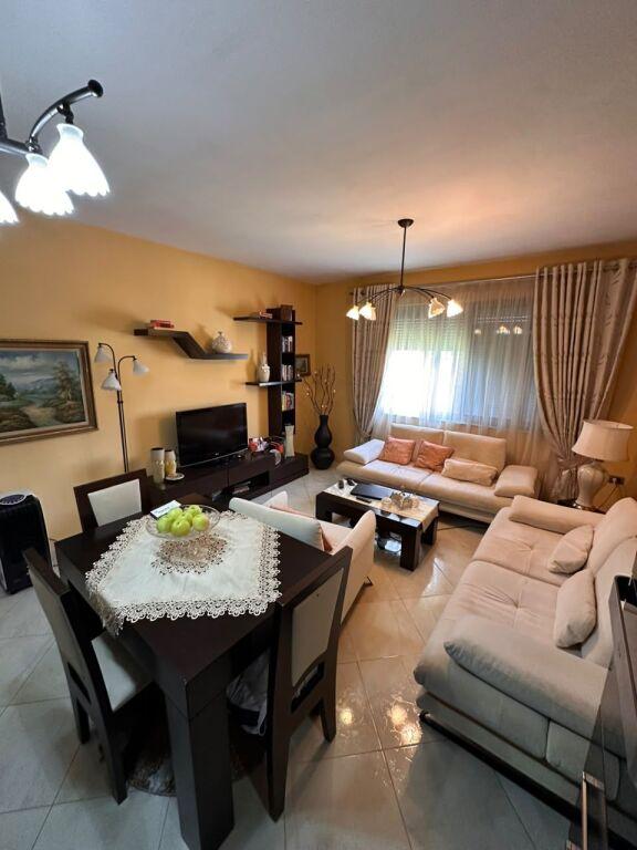 Appartamento 2+1 in vendita a Tring Pallatet Çabej Shop, Tirana, 100 m²