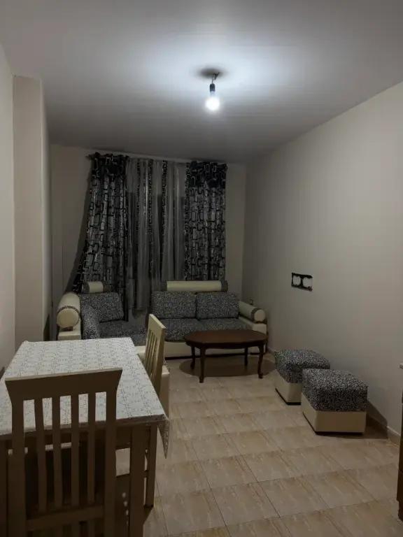 Casa indipendente 1+1 in affitto a Rruga Margarita Tutulani, Tirana, 61 m²
