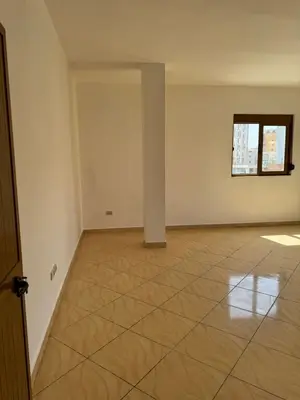 Apartament 3+1 me qera në Rruga Glaukia, Durrës, 165 m². Foto 7 nga 12