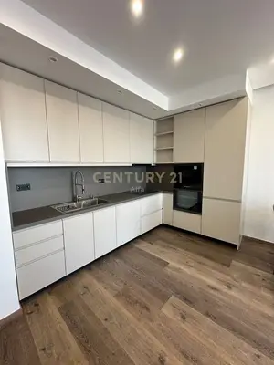 Apartament 1+1 me qera në Golden Tower Residence, Tiranë, 75 m². Foto 1 nga 5