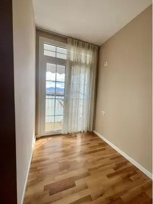 Apartament 1+1 me qera në Myslym Shyri, Tiranë, 94 m². Foto 5 nga 7