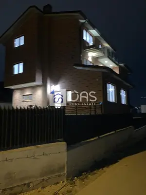Villa in affitto a TEG, Tirana, 618 m². Foto 1 di 8