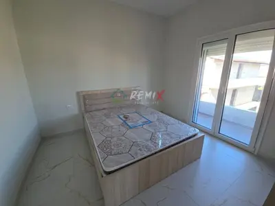 Apartament 1+1 me qera në Rruga Vellazerimi, Durrës, 60 m². Foto 3 nga 5
