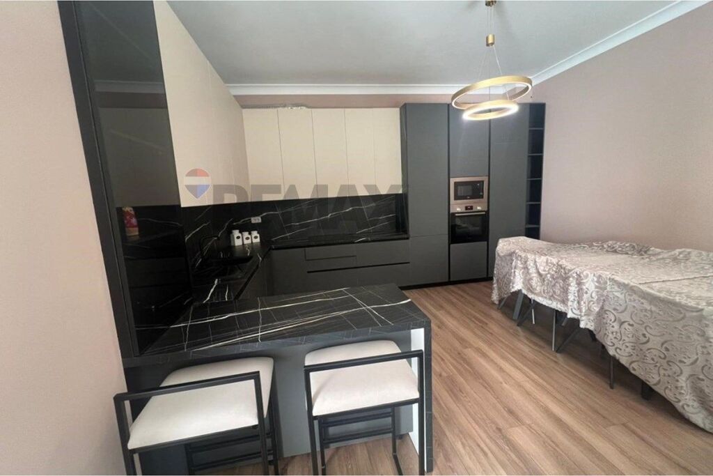 Vilë në shitje në Kodra e Diellit, Tiranë, 223 m². Foto 2 nga 3