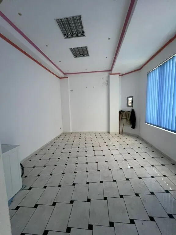 Ambient biznesi me qera në KAZAZI...Therje, Durrës, 45 m². Foto 1 nga 3