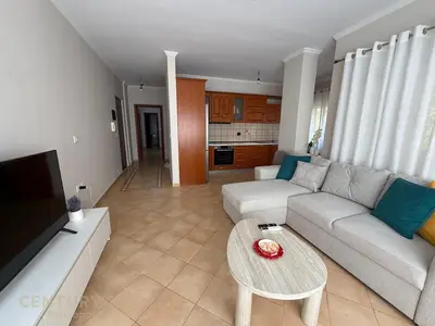 Apartament 2+1 me qera në Kristal Center, Tiranë, 110 m². Foto 2 nga 10