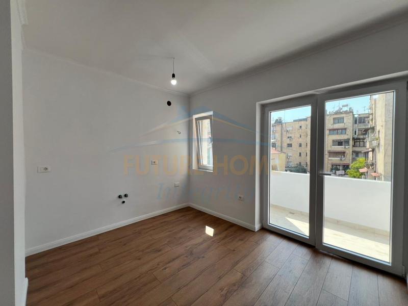 Apartament 1+1 në shitje në Shkolla e Kuqe, Tiranë, 60 m². Foto 3 nga 11