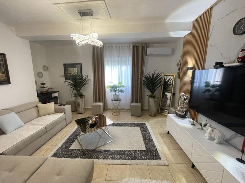 Appartamento 1+1 in affitto a Vila e Zogut, Durazzo, 70 m²
