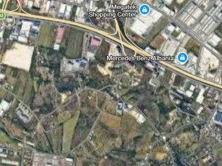 Terreno in vendita a Vorë, 1.300 m². Foto 2 di 2